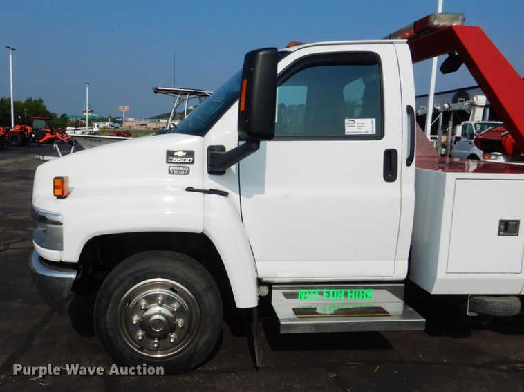 image for item DL4995 2003 Chevrolet C5500  tow truck