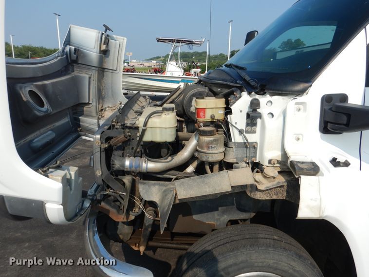 image for item DL4995 2003 Chevrolet C5500  tow truck