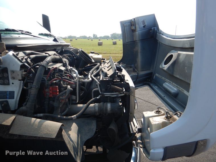 image for item DL4995 2003 Chevrolet C5500  tow truck