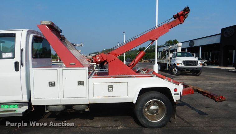 image for item DL4995 2003 Chevrolet C5500  tow truck