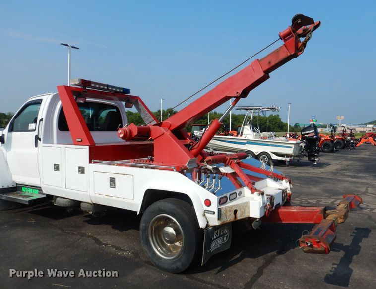 image for item DL4995 2003 Chevrolet C5500  tow truck