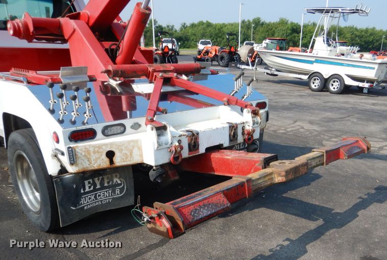 image for item DL4995 2003 Chevrolet C5500  tow truck