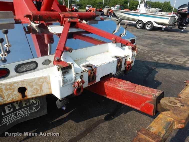 image for item DL4995 2003 Chevrolet C5500  tow truck