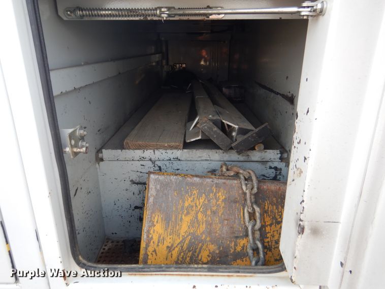 image for item DL4995 2003 Chevrolet C5500  tow truck