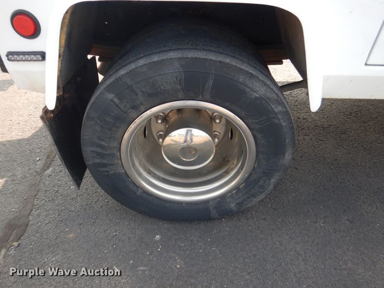 image for item DL4995 2003 Chevrolet C5500  tow truck