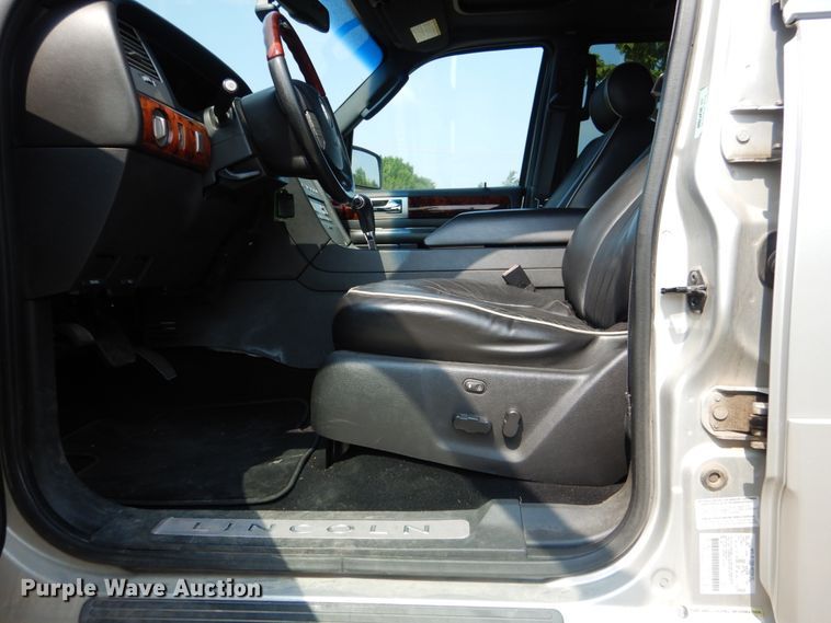 image for item DL5000 2006 Lincoln Navigator  SUV