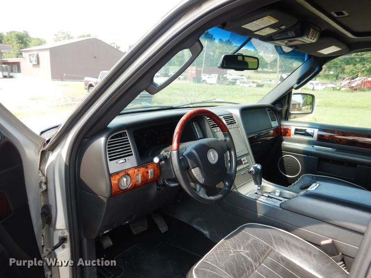 image for item DL5000 2006 Lincoln Navigator  SUV
