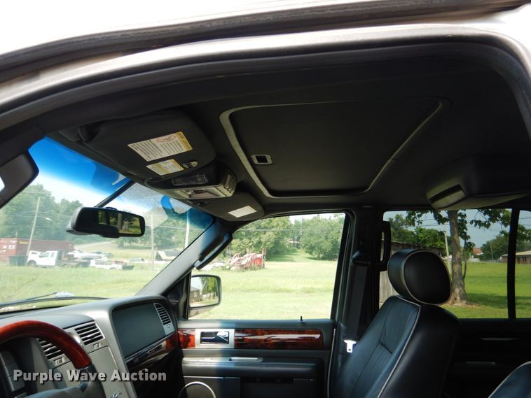 image for item DL5000 2006 Lincoln Navigator  SUV