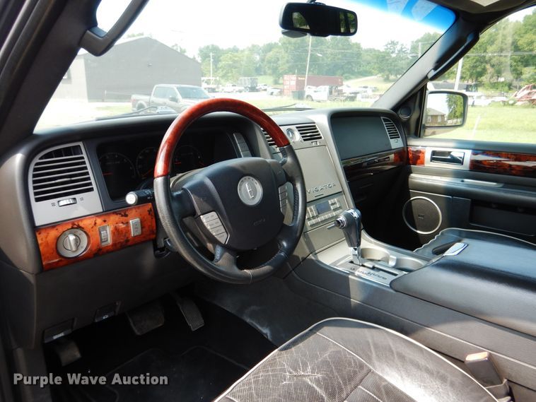 image for item DL5000 2006 Lincoln Navigator  SUV