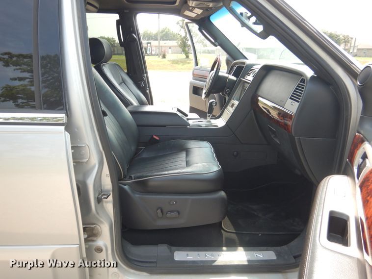 image for item DL5000 2006 Lincoln Navigator  SUV