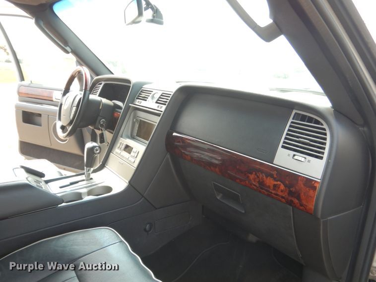 image for item DL5000 2006 Lincoln Navigator  SUV