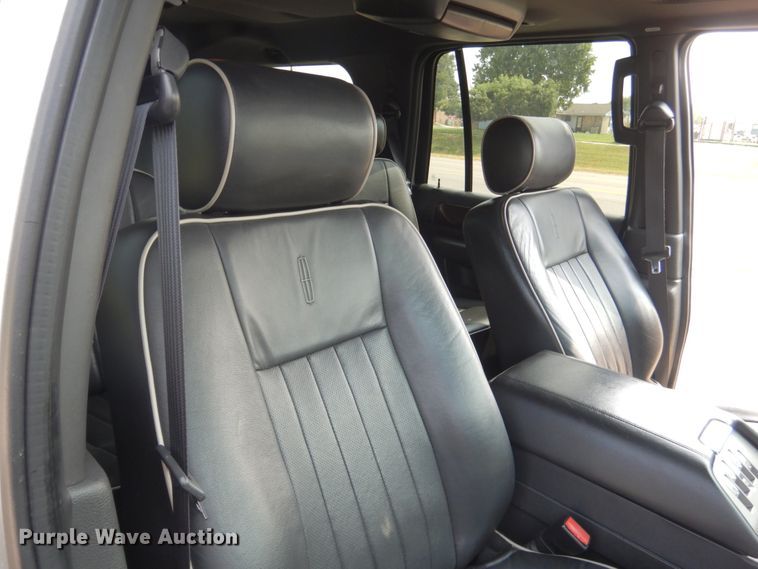 image for item DL5000 2006 Lincoln Navigator  SUV