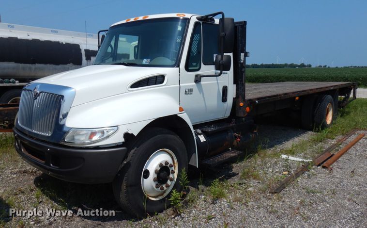 image for item DL5494 2005 International 4300 SBA  flatbed truck