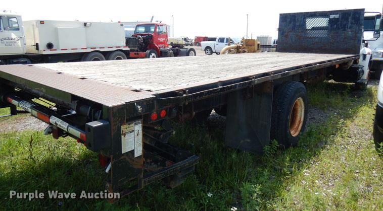 image for item DL5494 2005 International 4300 SBA  flatbed truck