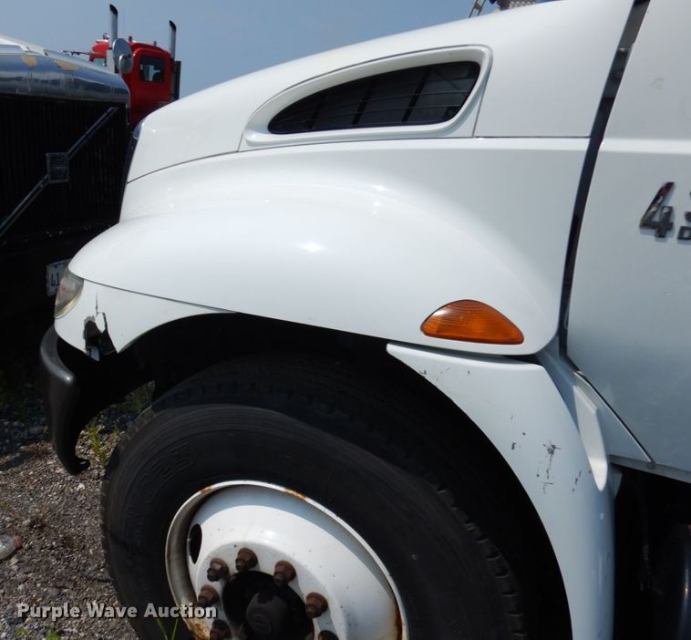 image for item DL5494 2005 International 4300 SBA  flatbed truck