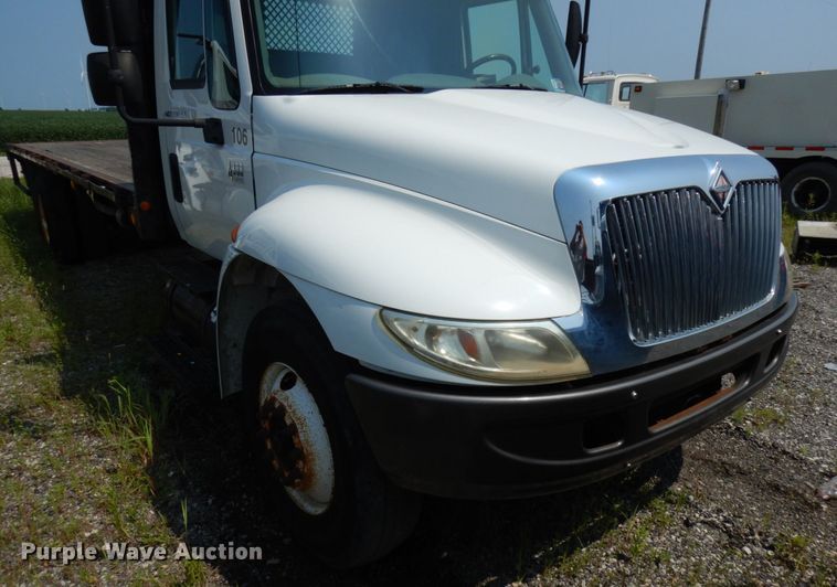 image for item DL5494 2005 International 4300 SBA  flatbed truck