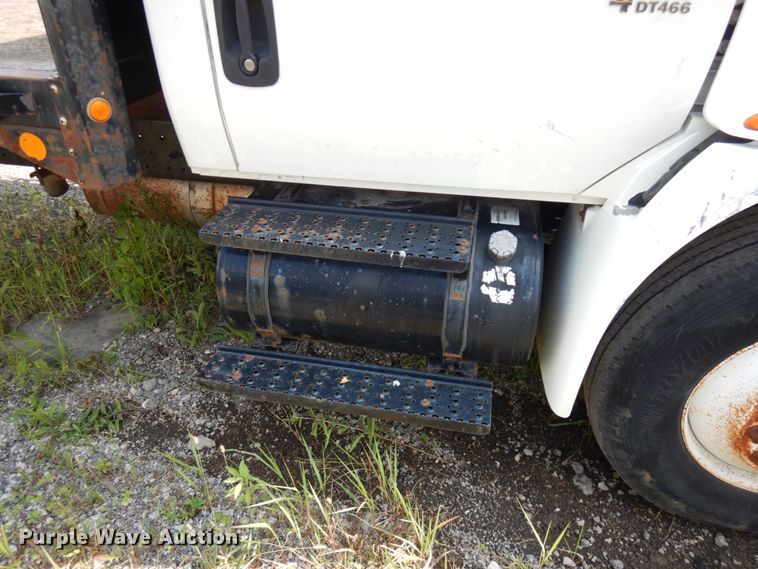 image for item DL5494 2005 International 4300 SBA  flatbed truck