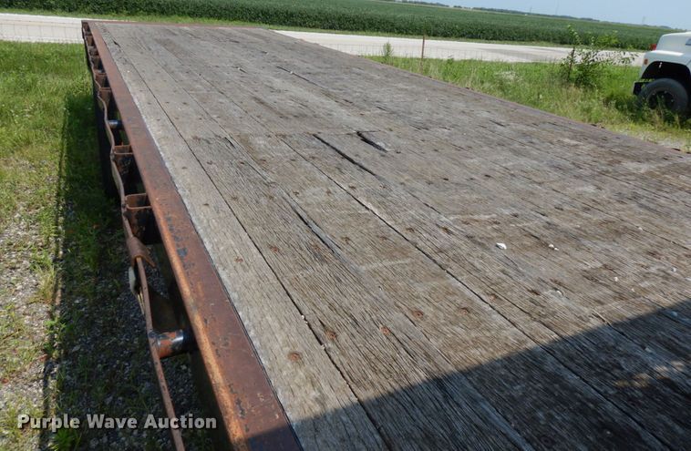 image for item DL5494 2005 International 4300 SBA  flatbed truck