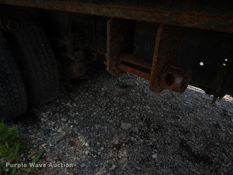 image for item DL5494 2005 International 4300 SBA  flatbed truck