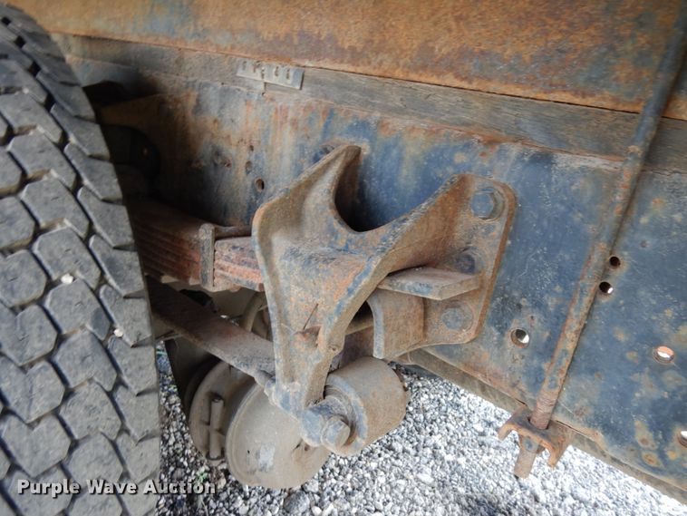 image for item DL5494 2005 International 4300 SBA  flatbed truck