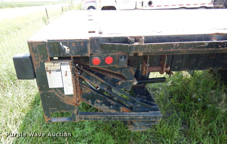 image for item DL5494 2005 International 4300 SBA  flatbed truck