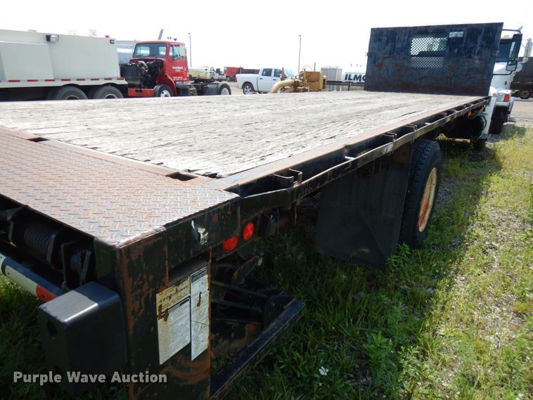 image for item DL5494 2005 International 4300 SBA  flatbed truck