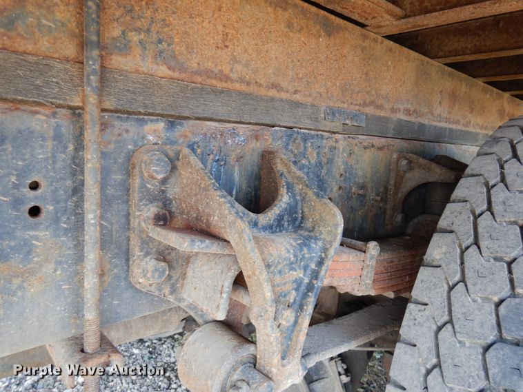 image for item DL5494 2005 International 4300 SBA  flatbed truck