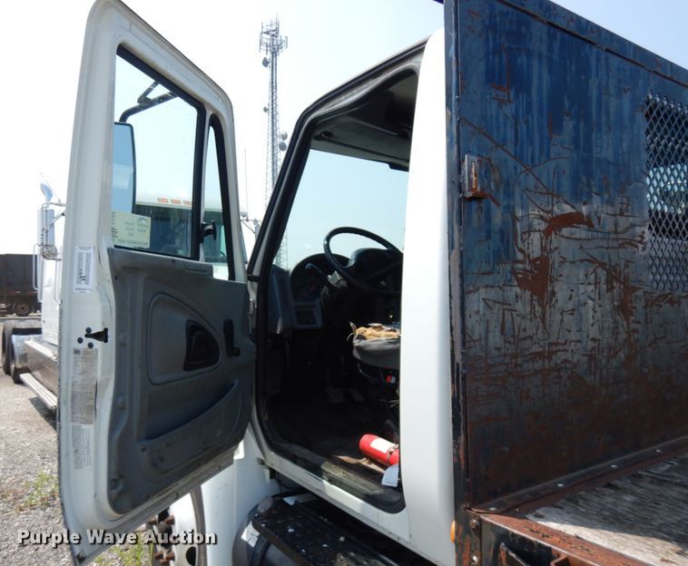 image for item DL5494 2005 International 4300 SBA  flatbed truck