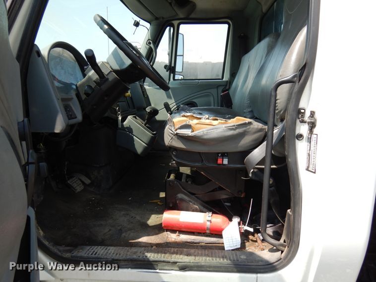 image for item DL5494 2005 International 4300 SBA  flatbed truck