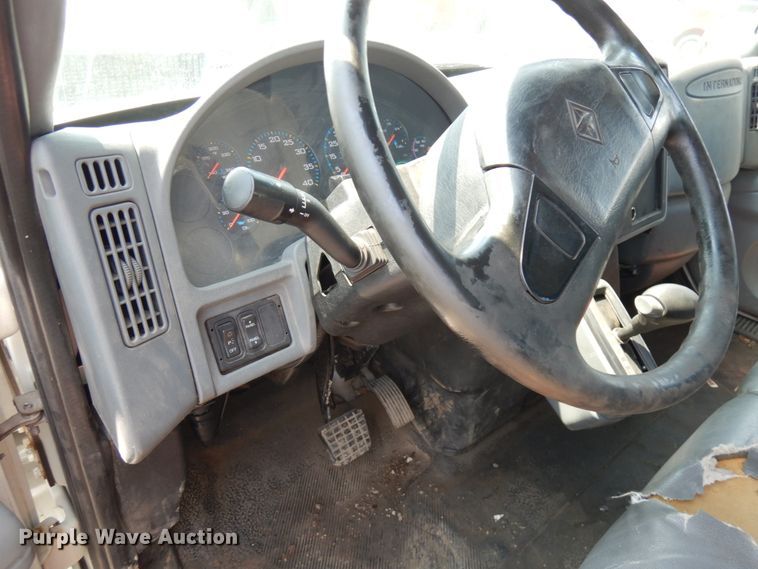 image for item DL5494 2005 International 4300 SBA  flatbed truck