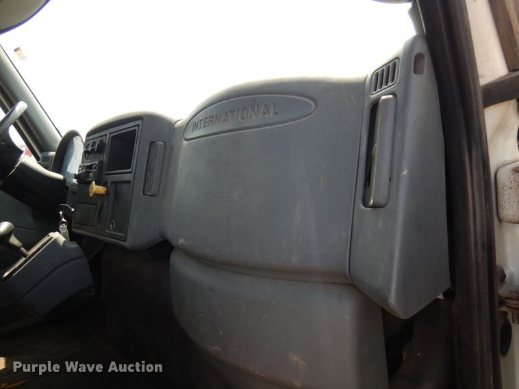 image for item DL5494 2005 International 4300 SBA  flatbed truck