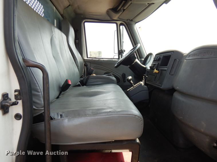 image for item DL5494 2005 International 4300 SBA  flatbed truck