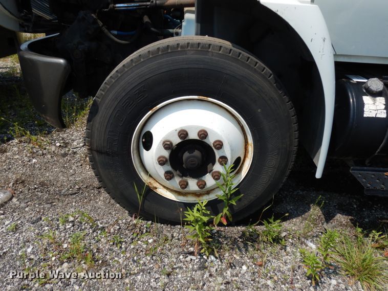 image for item DL5494 2005 International 4300 SBA  flatbed truck