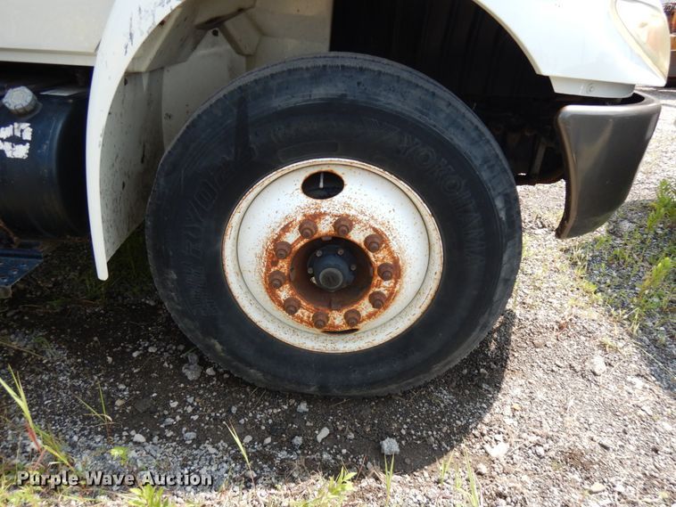 image for item DL5494 2005 International 4300 SBA  flatbed truck