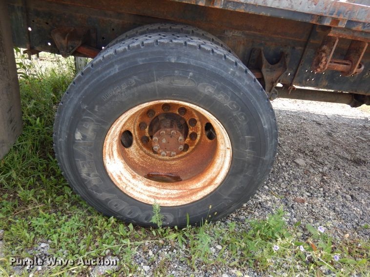 image for item DL5494 2005 International 4300 SBA  flatbed truck