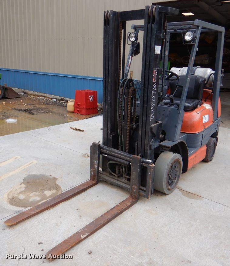image for item DM1343 Toyota 42-6FGCU25  forklift