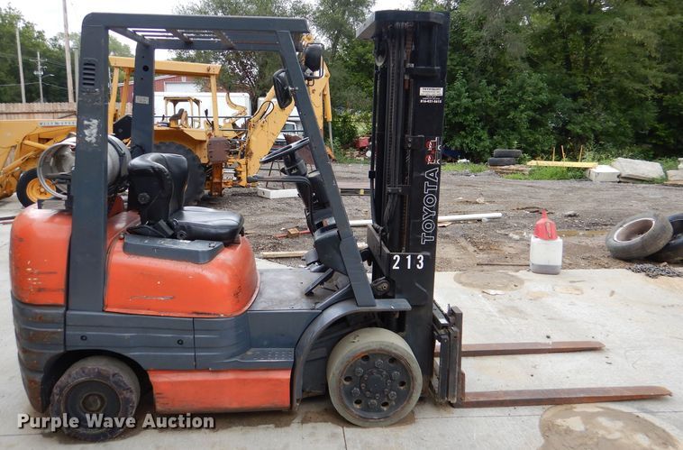 image for item DM1343 Toyota 42-6FGCU25  forklift