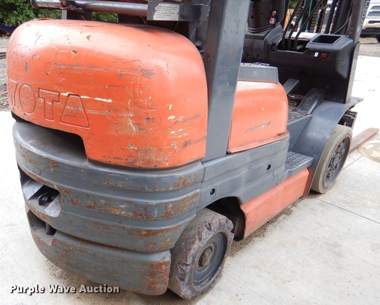 image for item DM1343 Toyota 42-6FGCU25  forklift