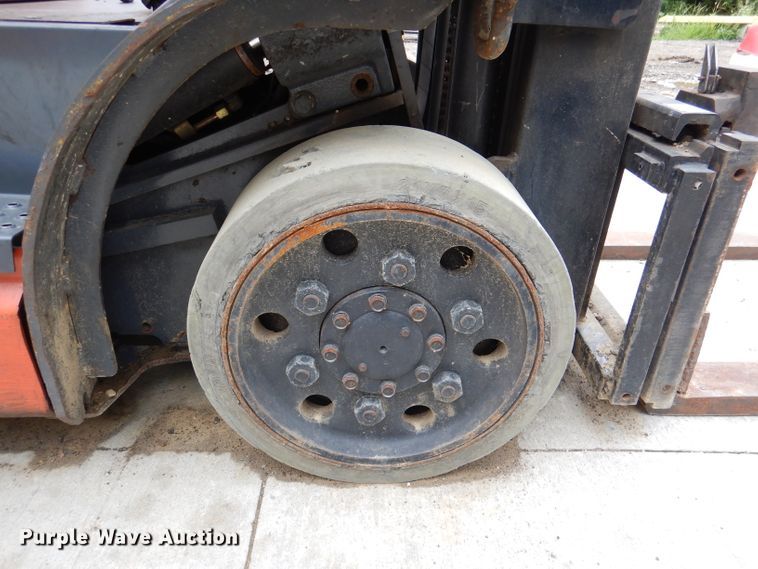 image for item DM1343 Toyota 42-6FGCU25  forklift