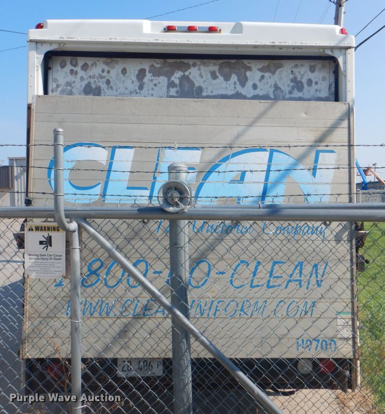 image for item DM3943 2008 Freightliner MT45  delivery truck