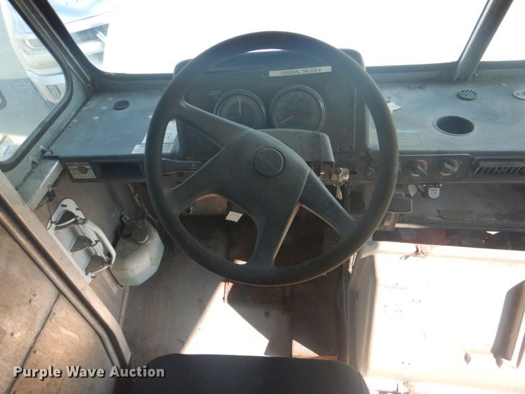 image for item DM3943 2008 Freightliner MT45  delivery truck