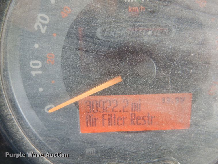 image for item DM3943 2008 Freightliner MT45  delivery truck