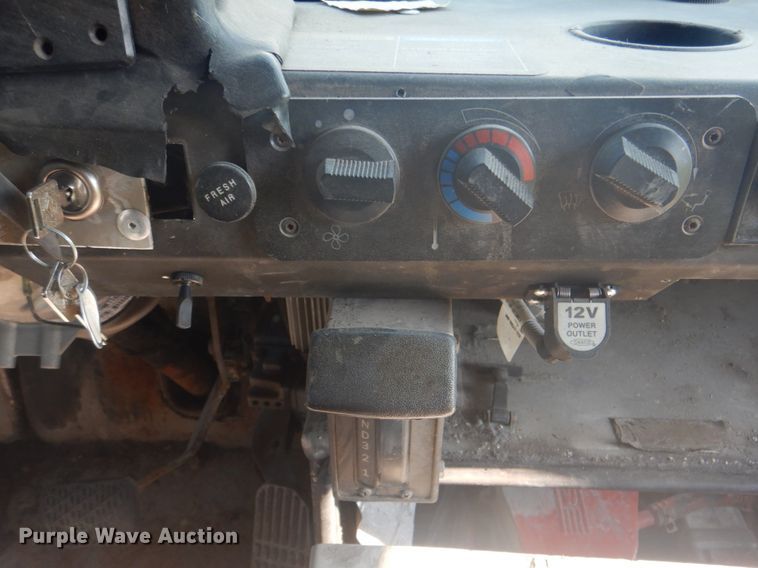 image for item DM3943 2008 Freightliner MT45  delivery truck