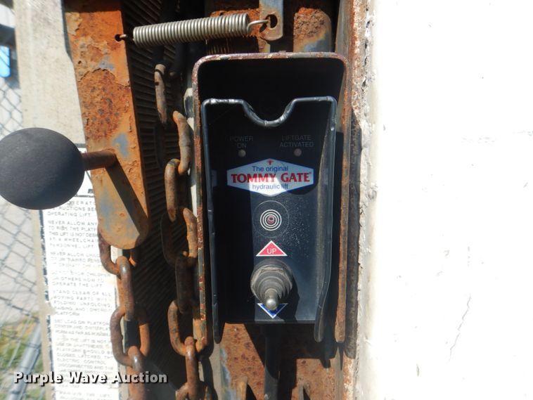 image for item DM3943 2008 Freightliner MT45  delivery truck