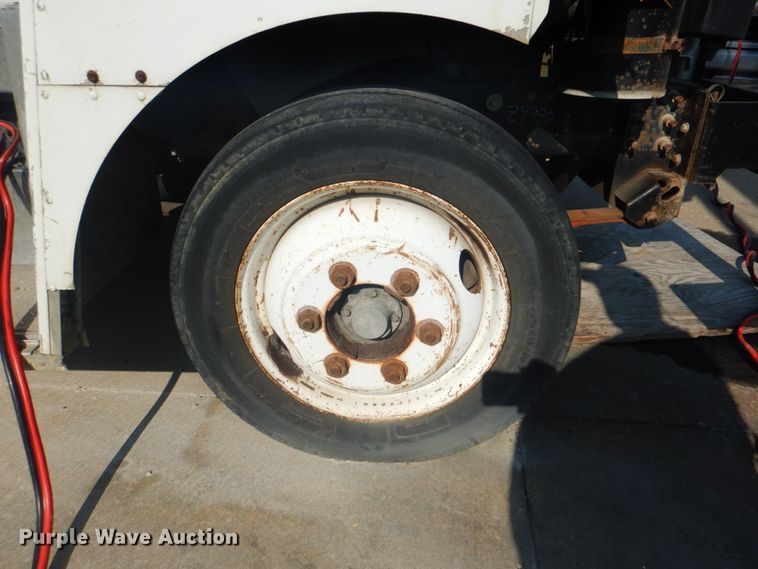 image for item DM3943 2008 Freightliner MT45  delivery truck