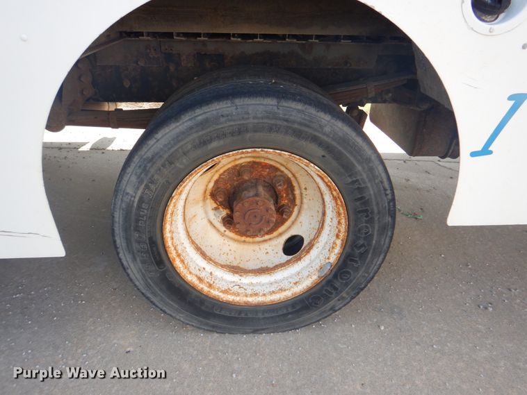 image for item DM3943 2008 Freightliner MT45  delivery truck