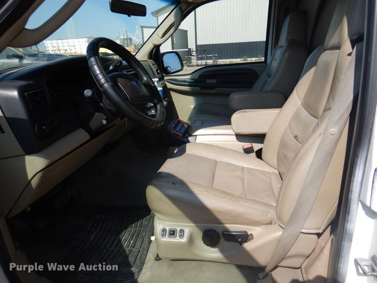 image for item DM5258 2005 Ford Excursion  limousine