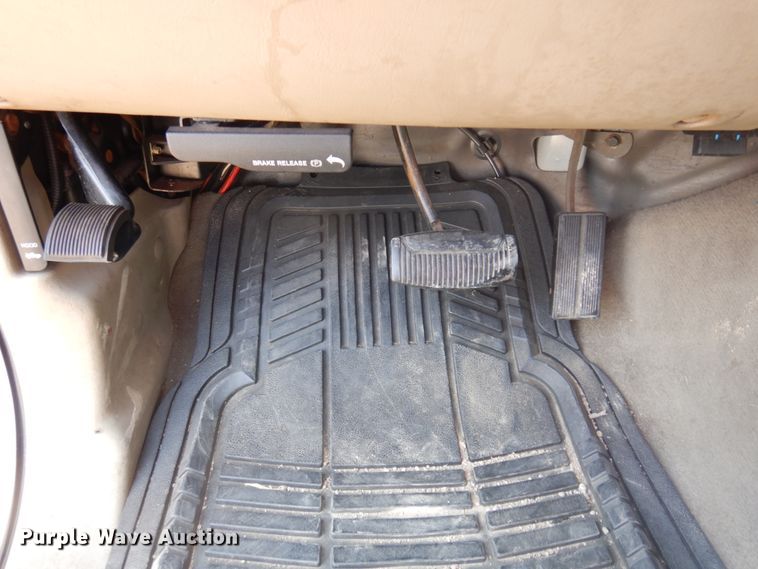 image for item DM5258 2005 Ford Excursion  limousine