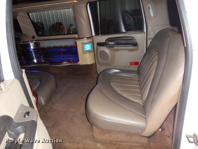 image for item DM5258 2005 Ford Excursion  limousine