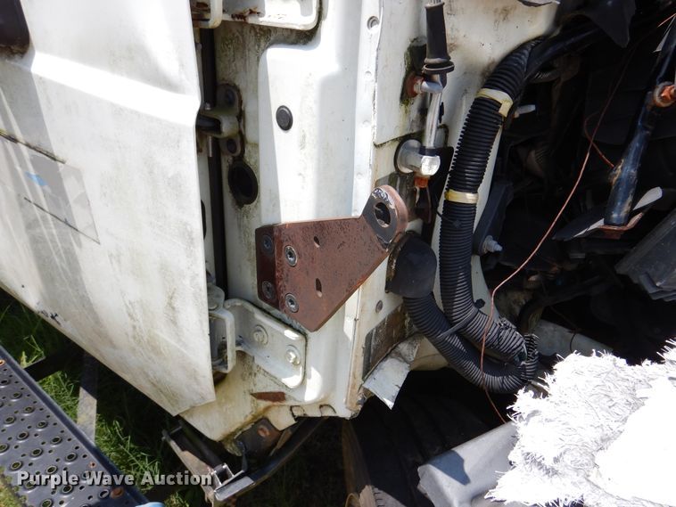 image for item DM6342 2012 International TerraStar  flatbed truck